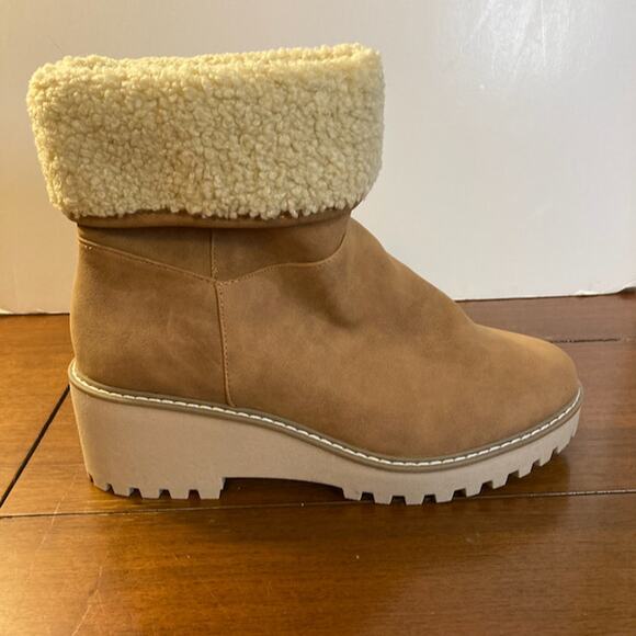 NWT Women's Sz 10 Dolce Vita Rumee Style Tan Boots w/Cuffed Sherpa Lining - Picture 3 of 9
